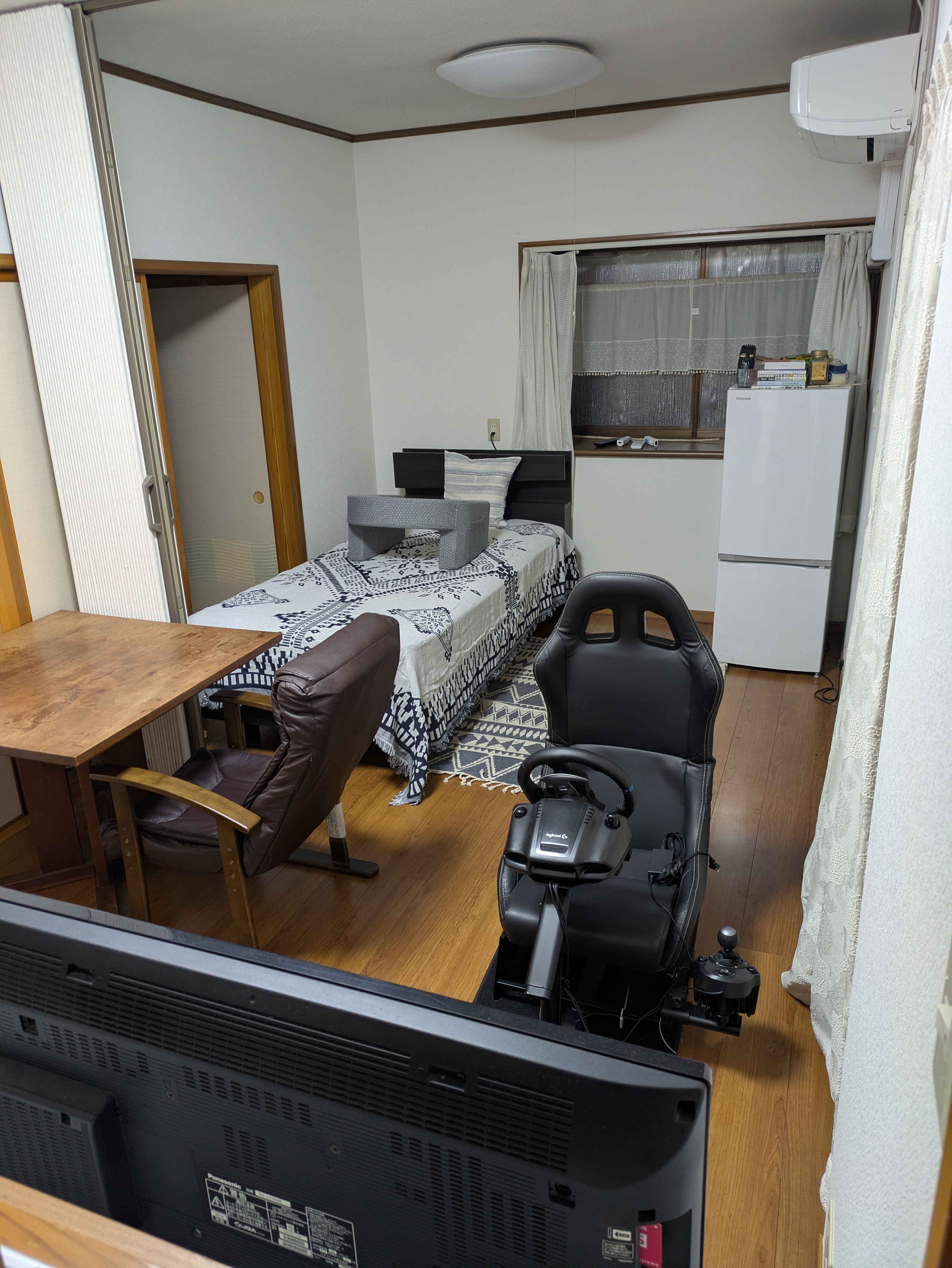 仕切りを開けた部屋